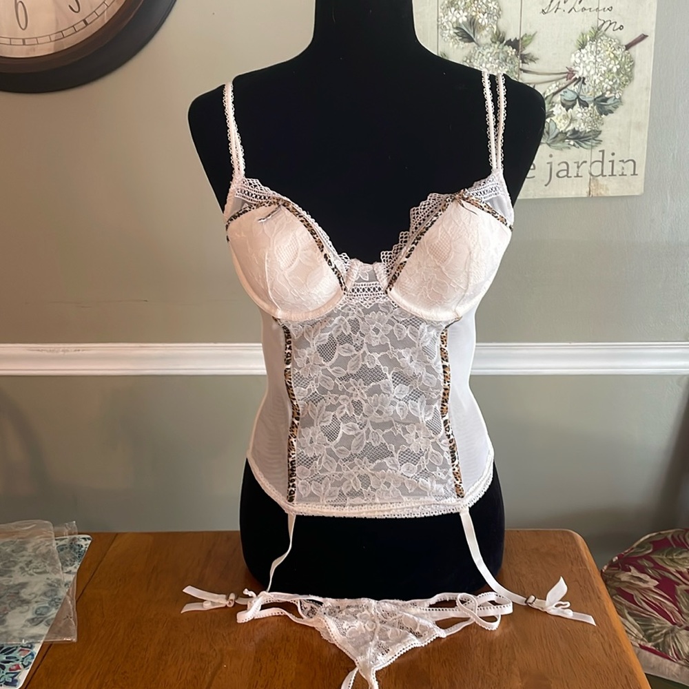 Victoria’s Secret Very Sexy bustier